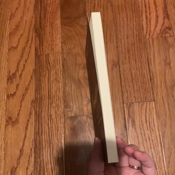 (BOOK) Freedom: Letting Go and Embracing Christ (A Thrive Moms Bible Study) - Picture 4 of 9